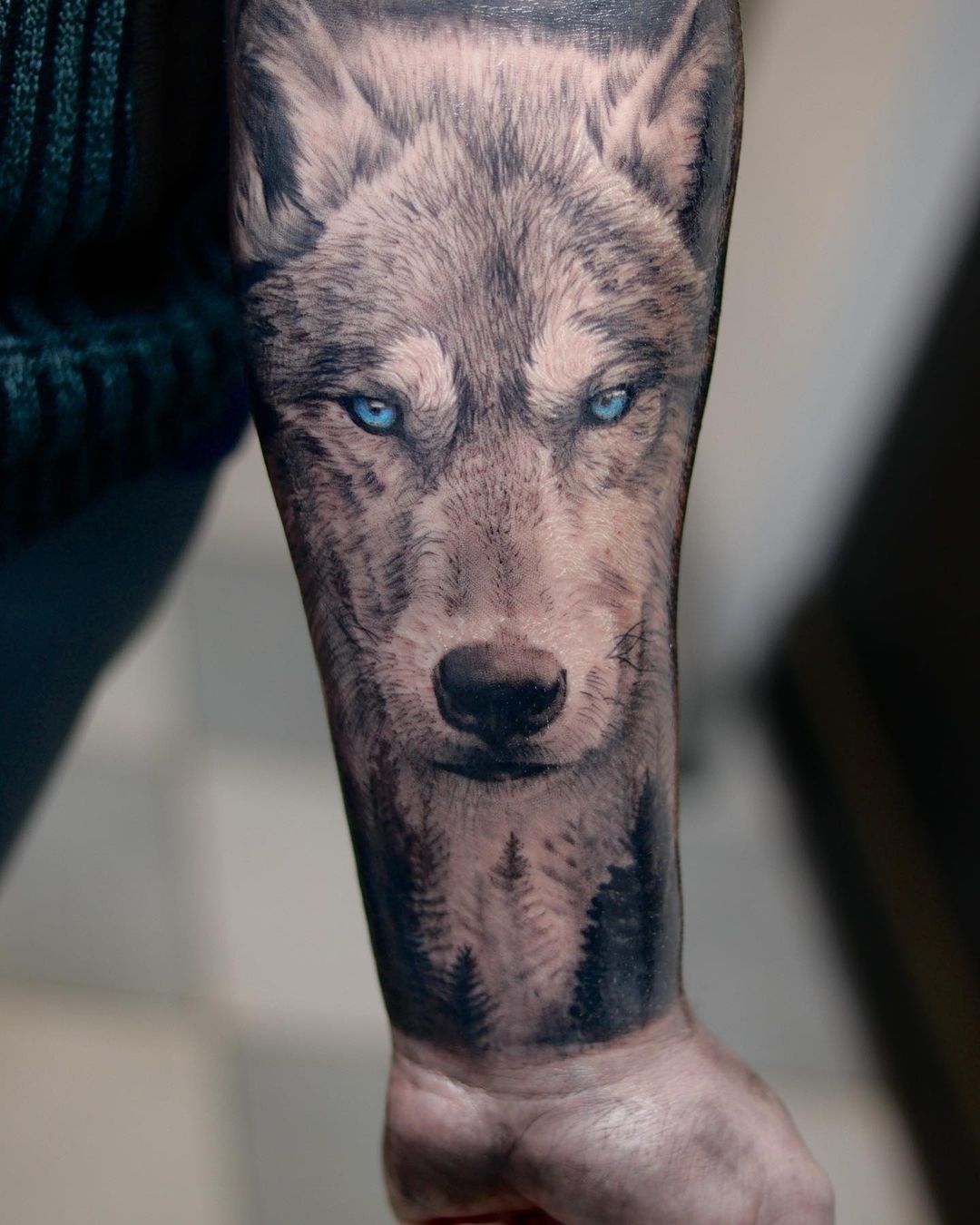 Тату (татуировки) Волк: значение и эскизы для девушек и мужчин